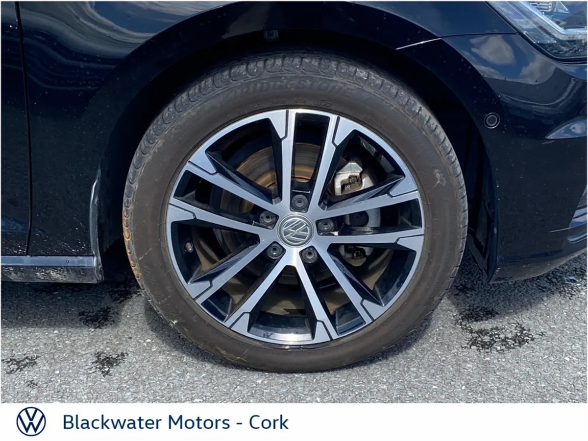 Volkswagen Golf Hatchback, Petrol, 2017, 