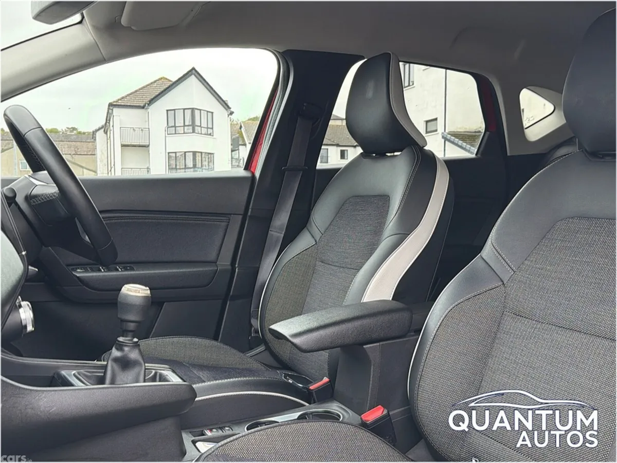 Renault Captur Hatchback, Petrol, 2024, Red