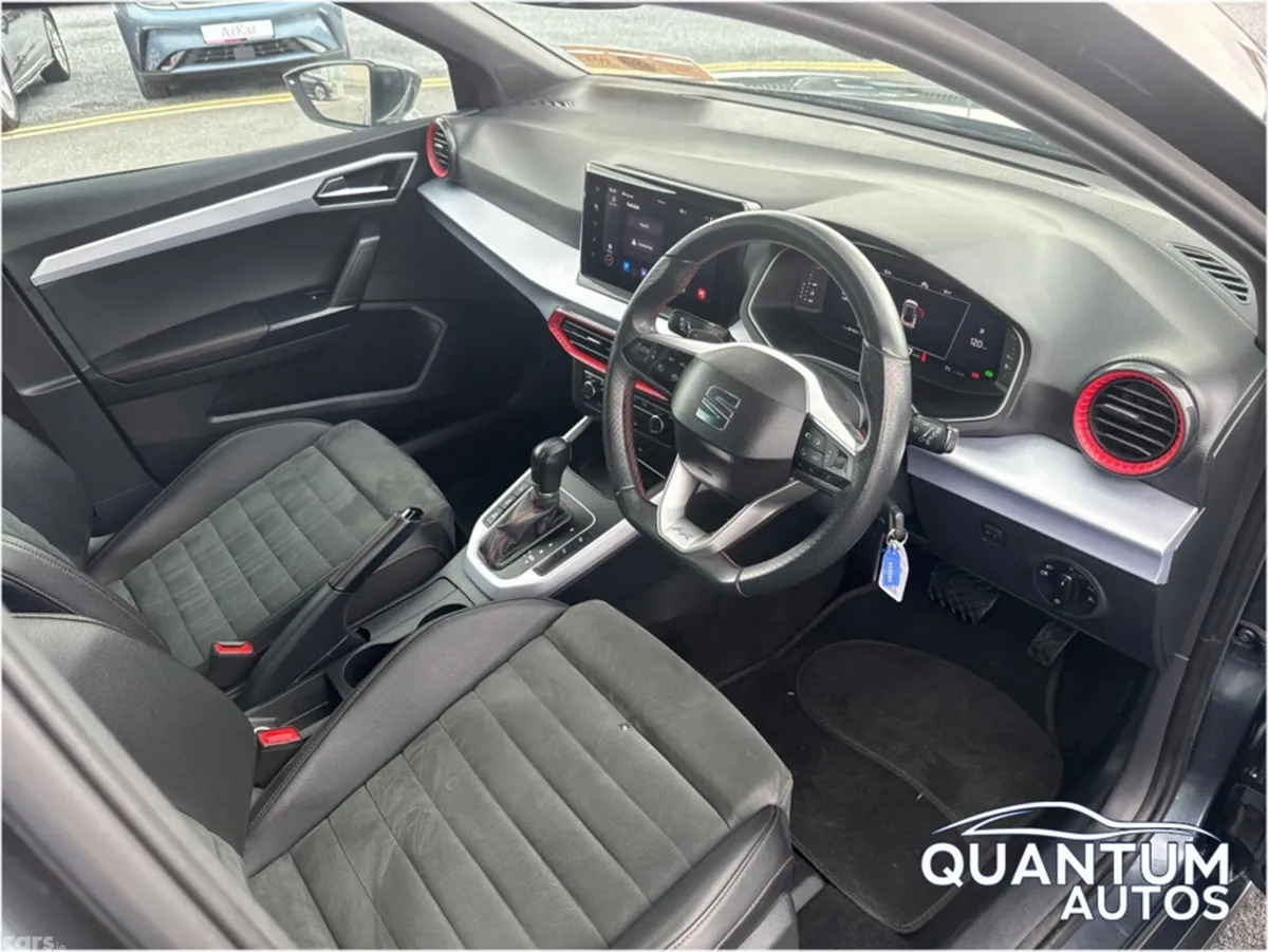 SEAT Arona Hatchback, Petrol, 2024, Grey