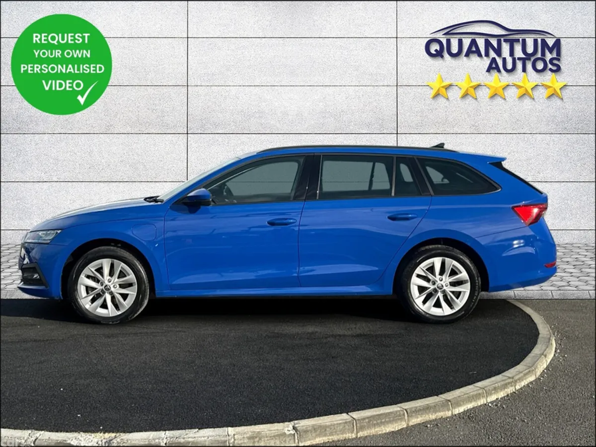 Skoda Octavia Estate, Petrol Plug-in Hybrid, 2023, Blue