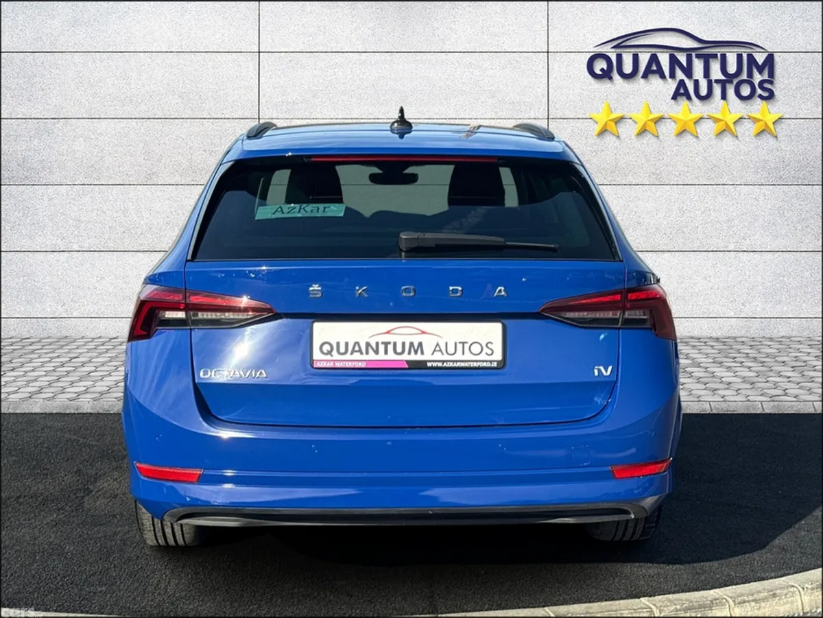 Skoda Octavia Estate, Petrol Plug-in Hybrid, 2023, Blue