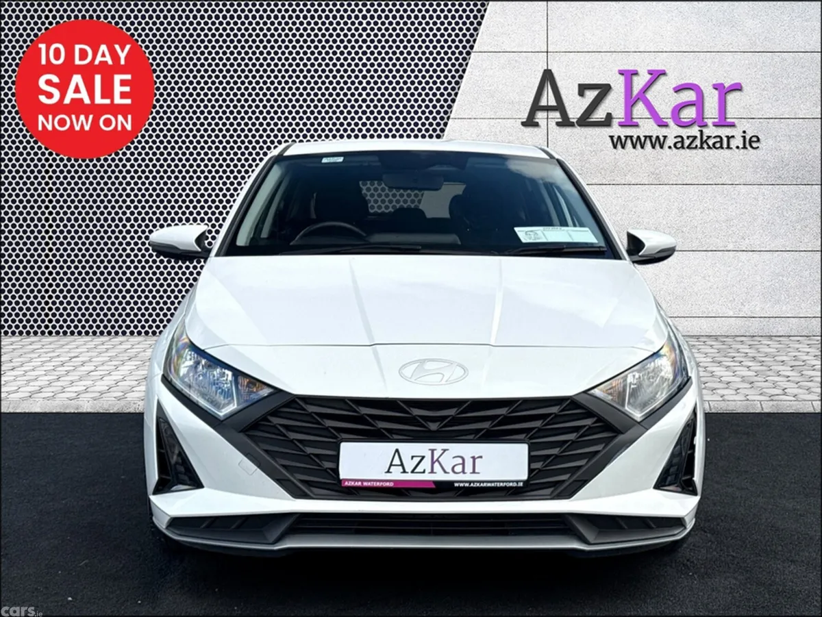 Hyundai i20 Hatchback, Petrol, 2025, White