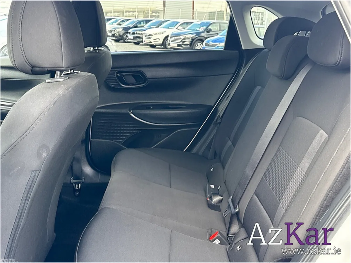 Hyundai i20 Hatchback, Petrol, 2025, White