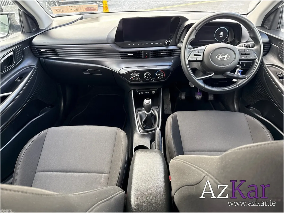 Hyundai i20 Hatchback, Petrol, 2025, White