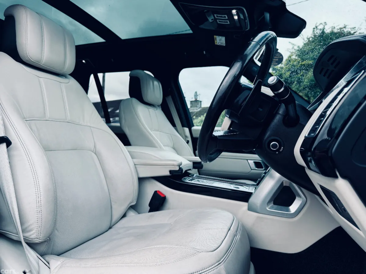 Land Rover Range Rover Estate, Diesel, 2018, Black