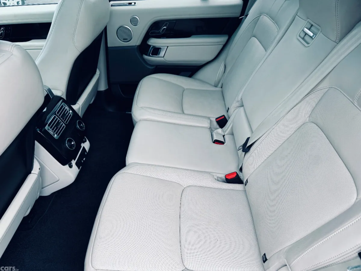 Land Rover Range Rover Estate, Diesel, 2018, Black
