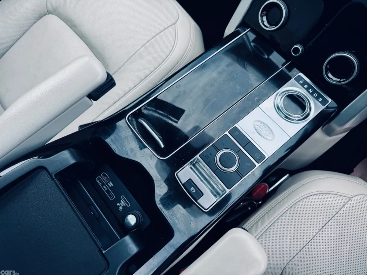Land Rover Range Rover Estate, Diesel, 2018, Black