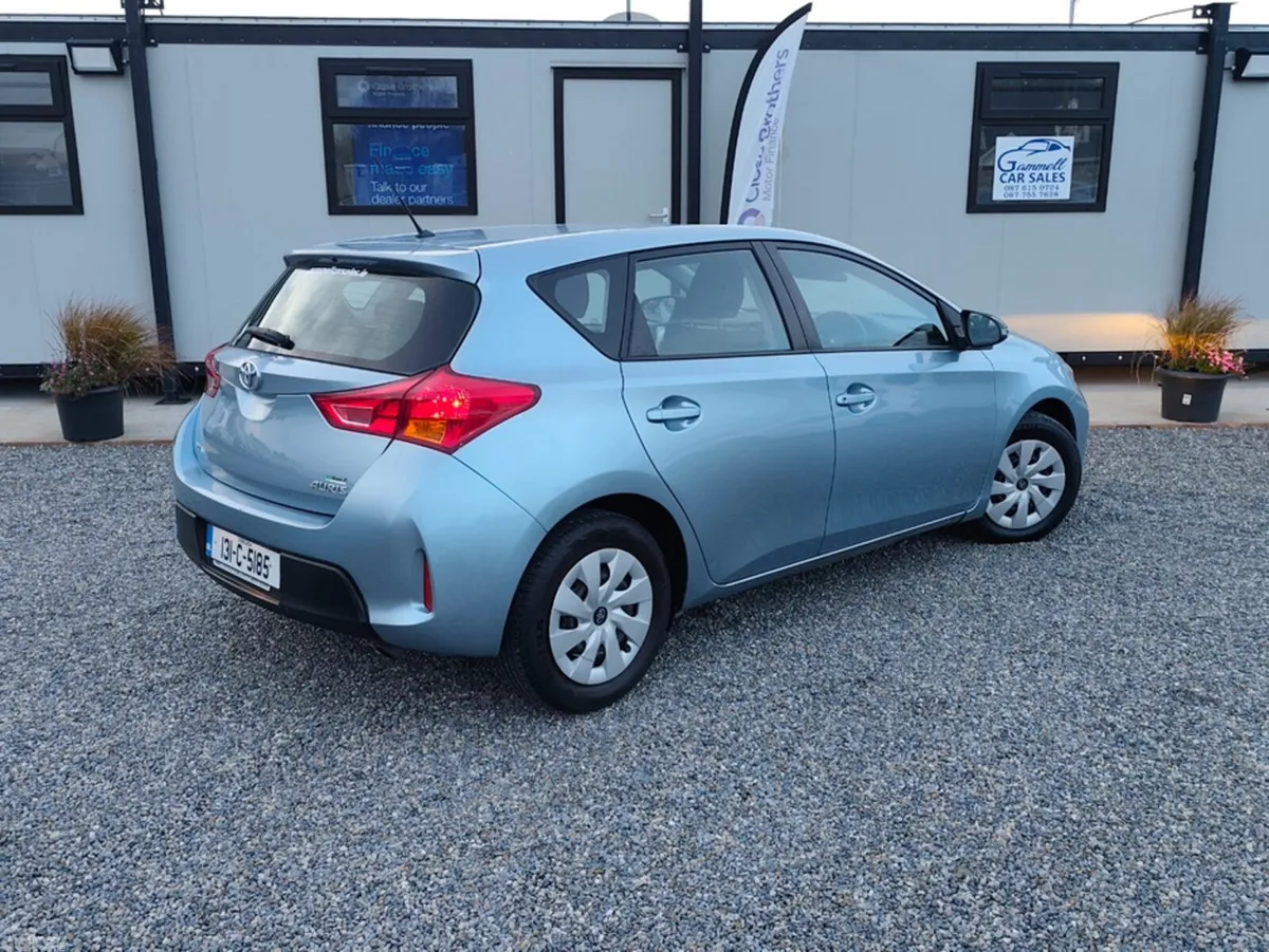 Toyota Auris Estate, Petrol, 2013, Blue