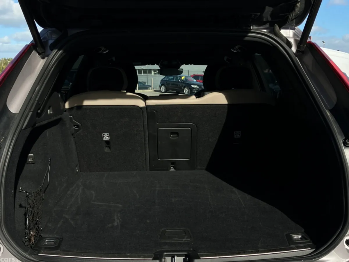 Volvo XC60 SUV, Petrol Plug-in Hybrid, 2026, Silver