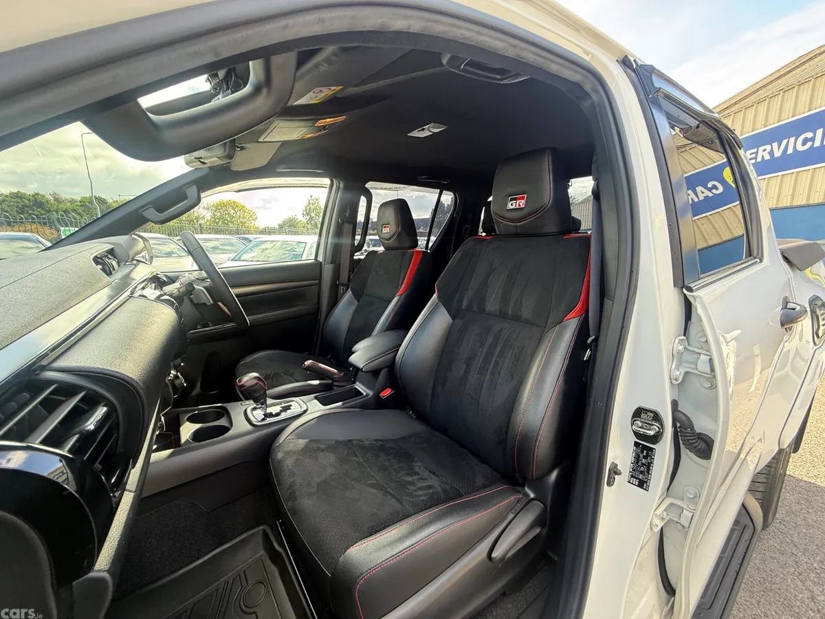 Toyota Hilux Pick Up, Diesel, 2023, White