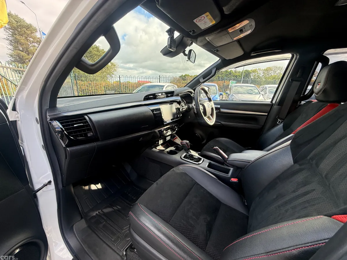 Toyota Hilux Pick Up, Diesel, 2023, White
