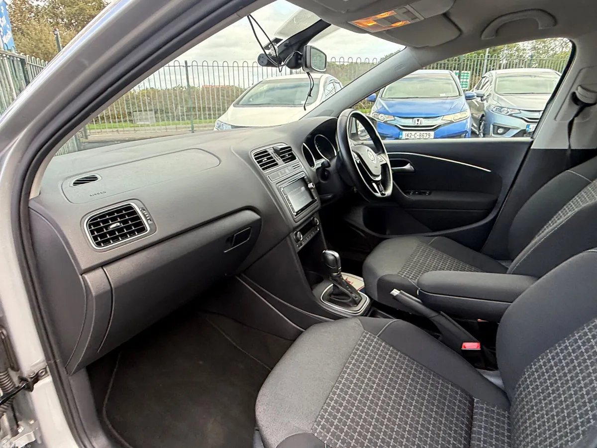 Volkswagen Polo Hatchback, Petrol, 2014, Silver