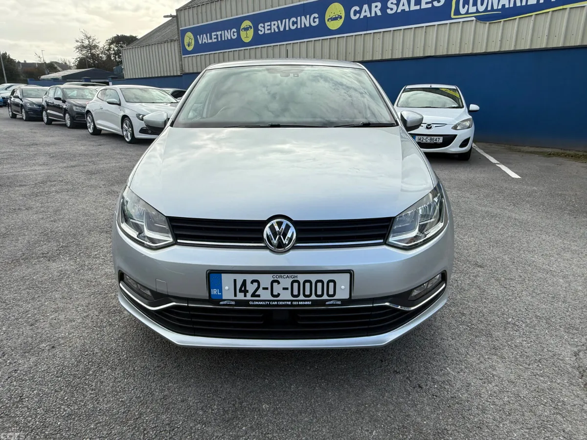 Volkswagen Polo Hatchback, Petrol, 2014, Silver