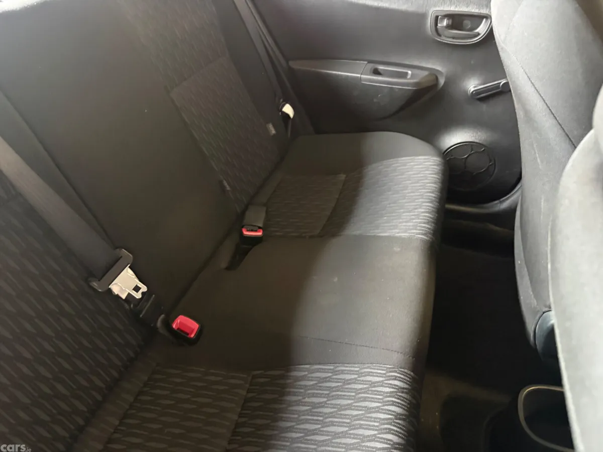 Toyota Yaris Hatchback, Petrol, 2014, Black