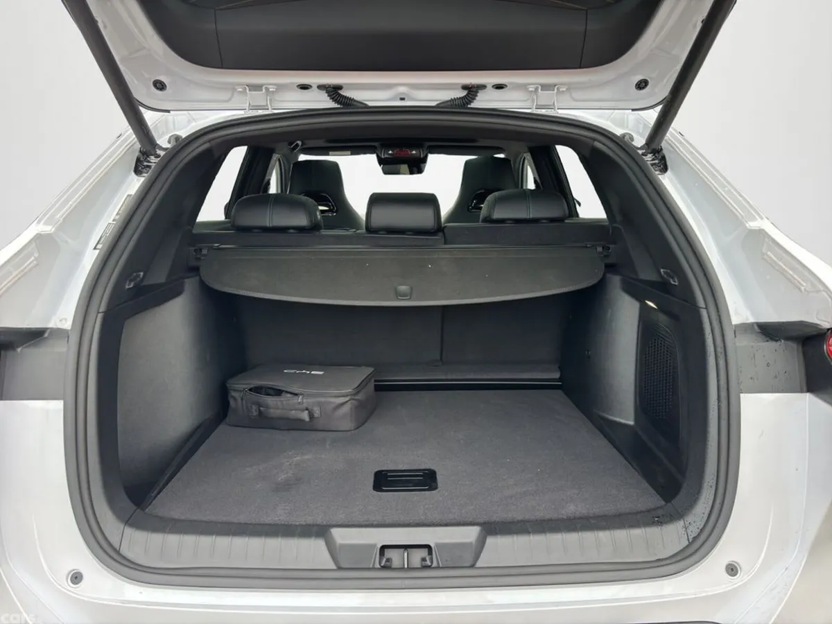 BYD SEAL U MPV, Petrol Hybrid, 2026, White