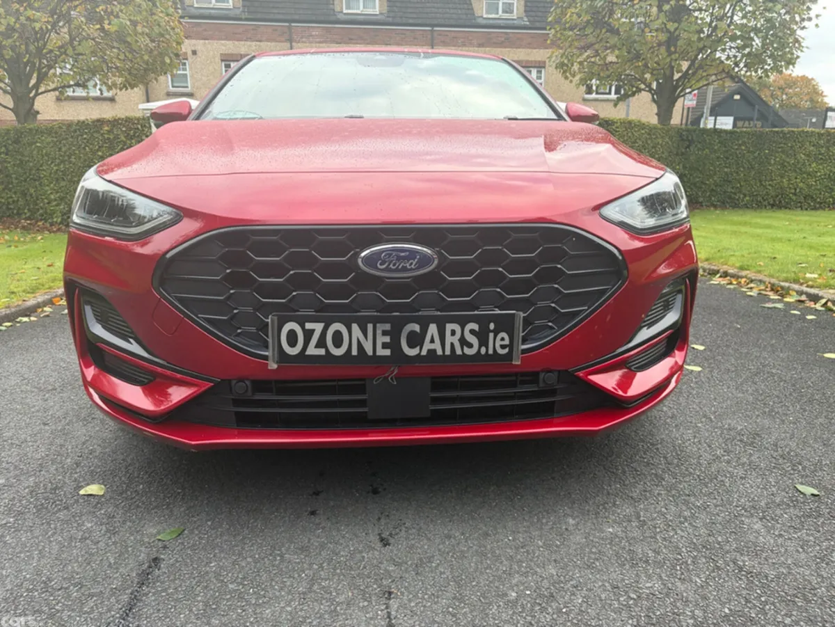 Ford Focus Hatchback, Petrol Hybrid, 2023, Red