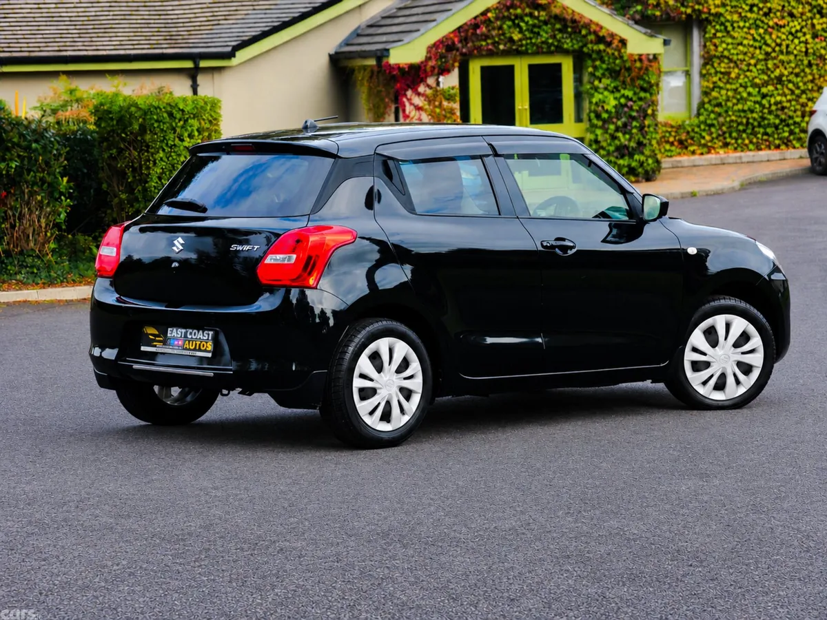 Suzuki Swift Hatchback, Petrol, 2021, Black