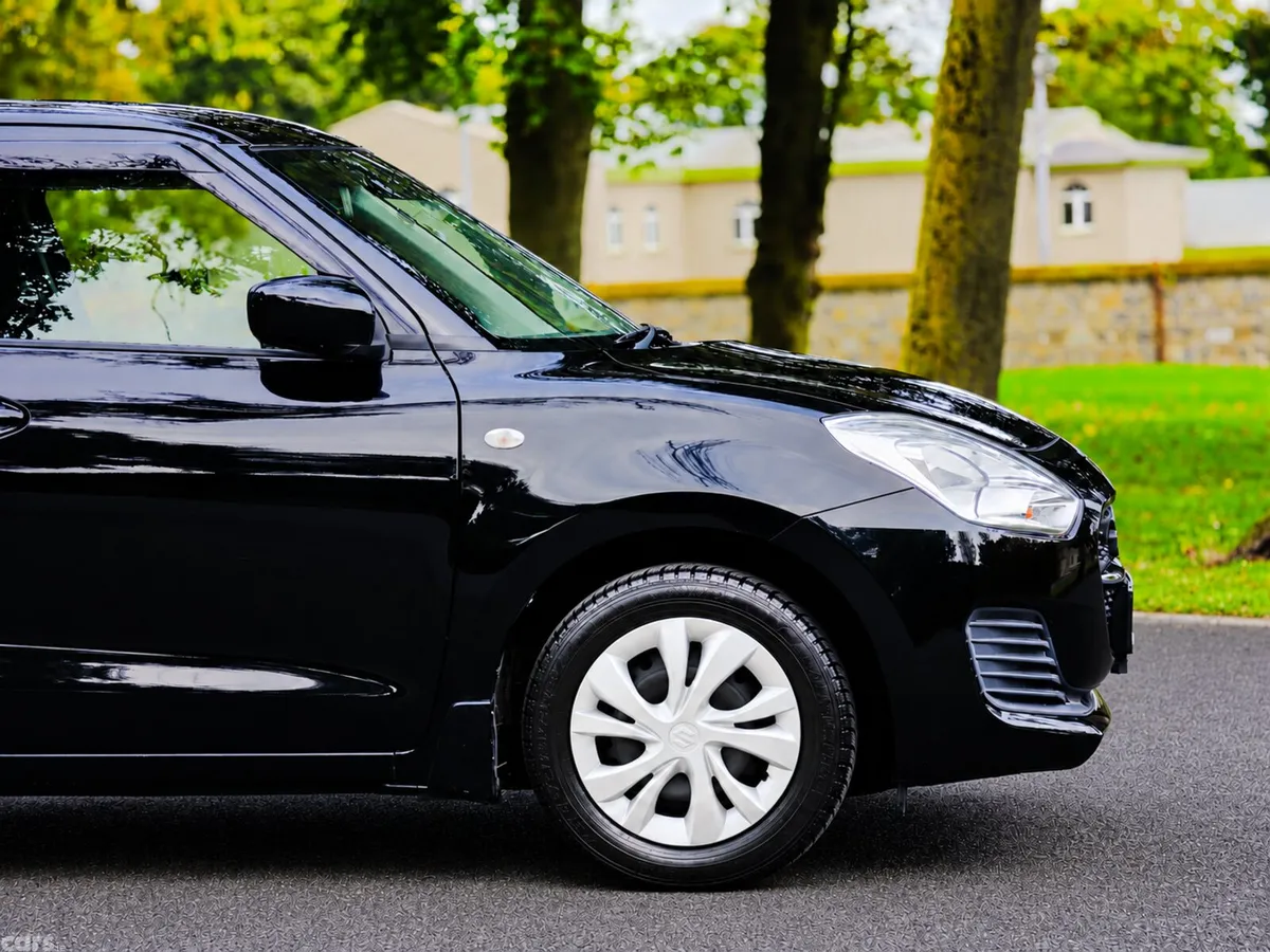 Suzuki Swift Hatchback, Petrol, 2021, Black