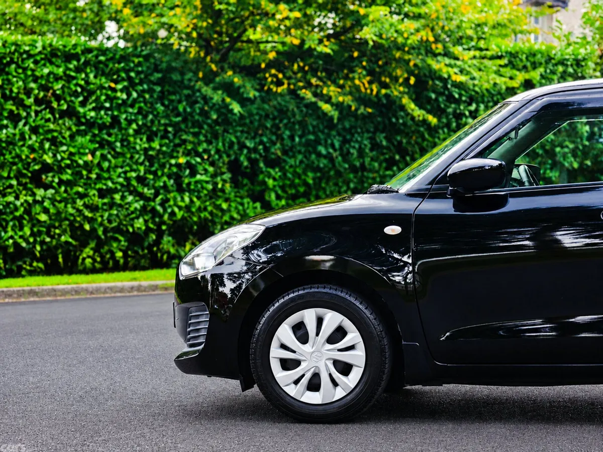 Suzuki Swift Hatchback, Petrol, 2021, Black