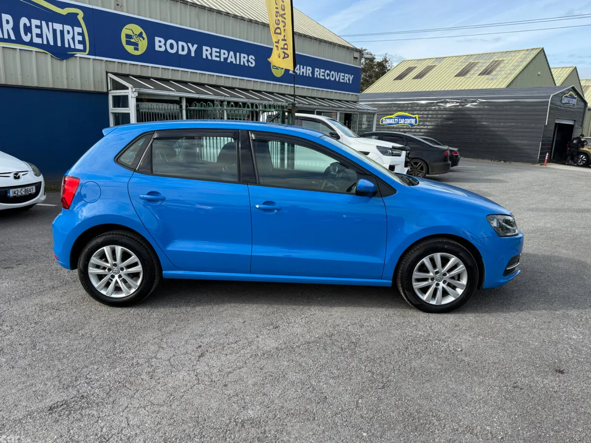 Volkswagen Polo Hatchback, Petrol, 2015, Blue