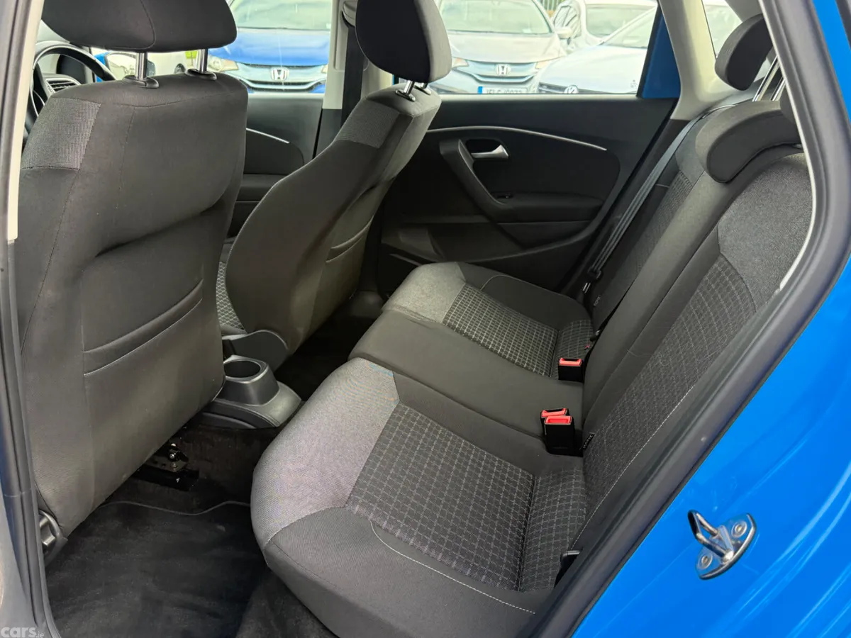 Volkswagen Polo Hatchback, Petrol, 2015, Blue