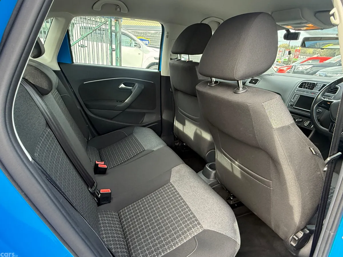 Volkswagen Polo Hatchback, Petrol, 2015, Blue