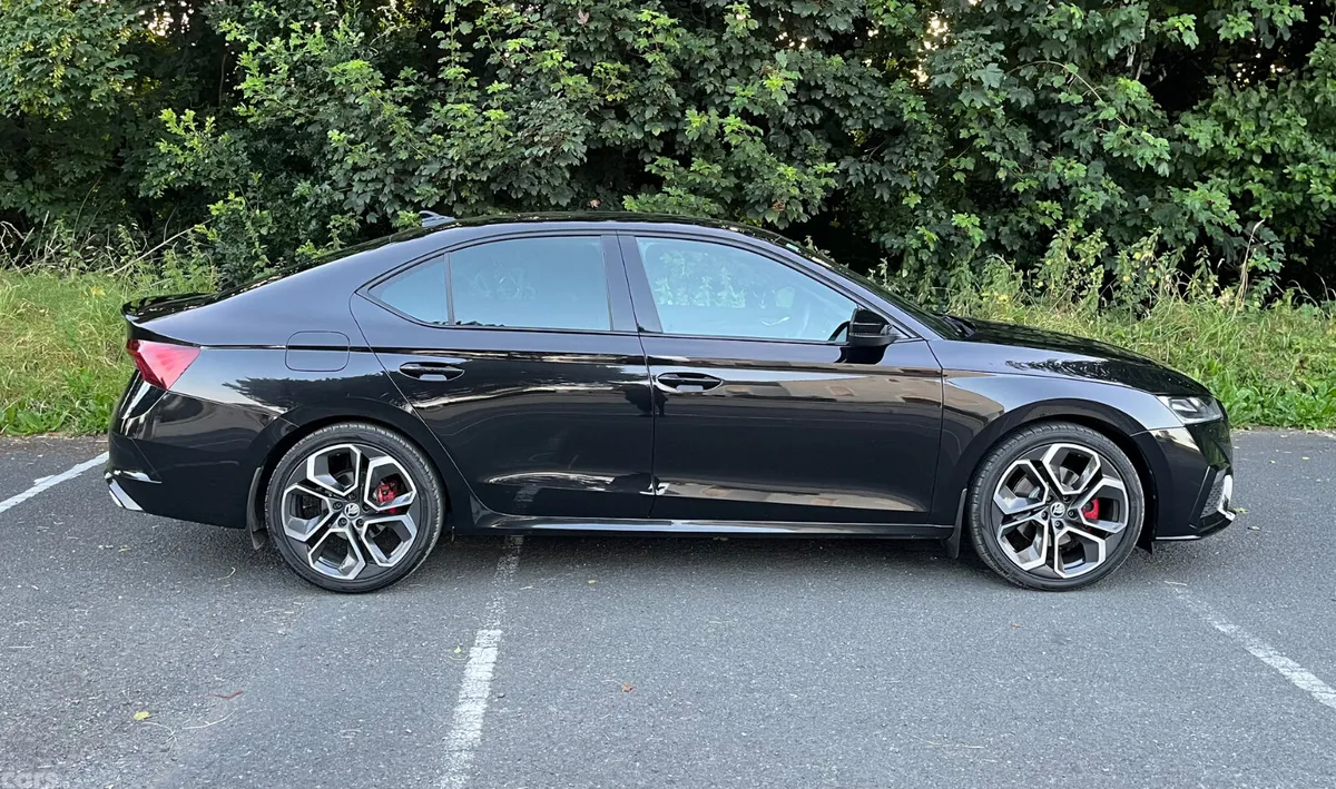 Skoda Octavia Saloon, Diesel, 2021, Black
