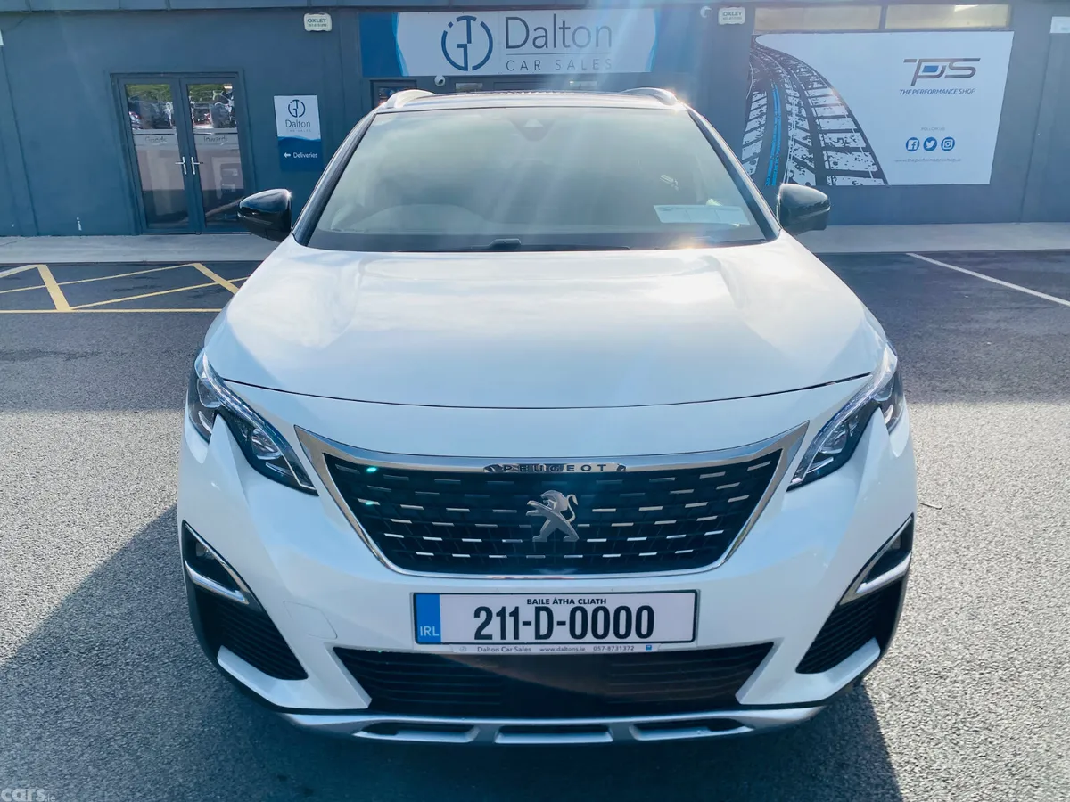 Peugeot 5008 MPV, Diesel, 2021, White