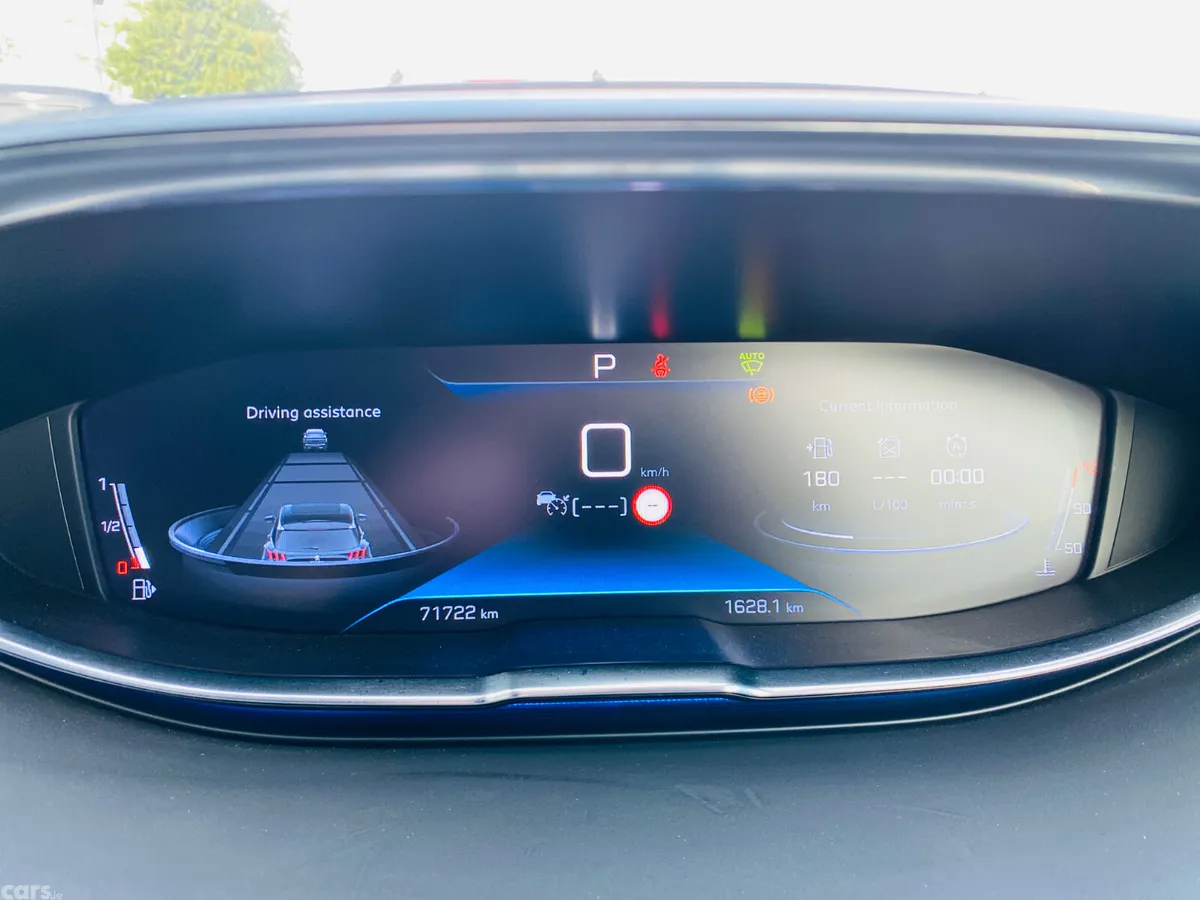 Peugeot 5008 MPV, Diesel, 2021, White