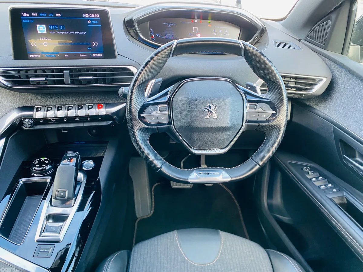Peugeot 5008 MPV, Diesel, 2021, White