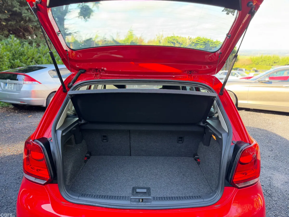 Volkswagen Polo Hatchback, Petrol, 2013, Red