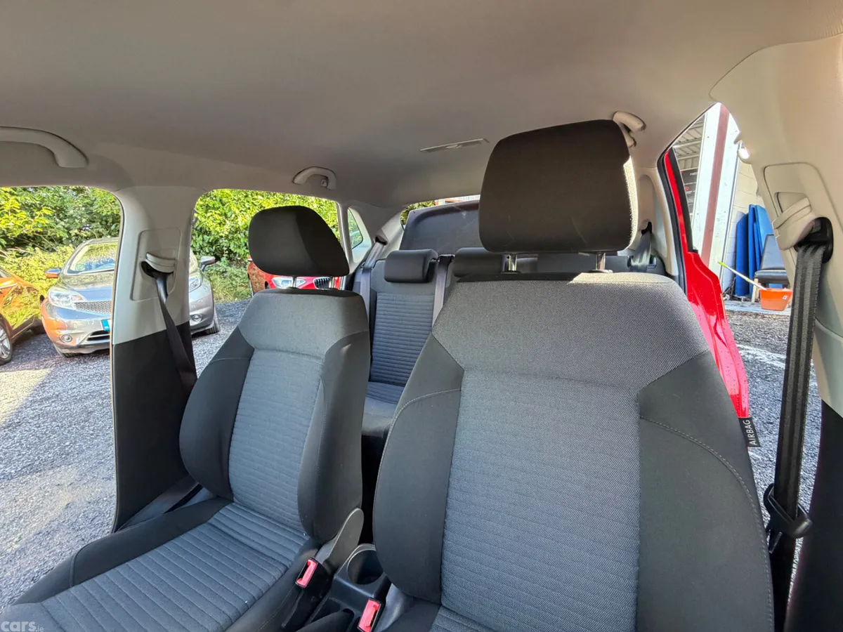 Volkswagen Polo Hatchback, Petrol, 2013, Red