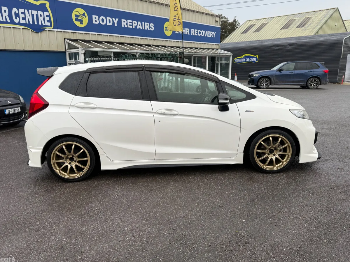 Honda Fit Hatchback, Petrol Hybrid, 2016, White