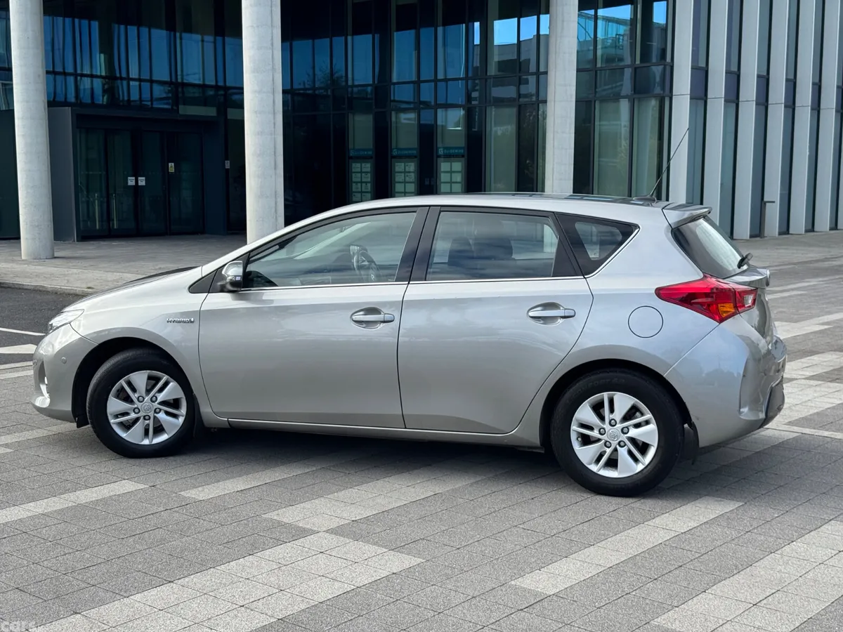 Toyota Auris Hatchback, Petrol Hybrid, 2013, Grey