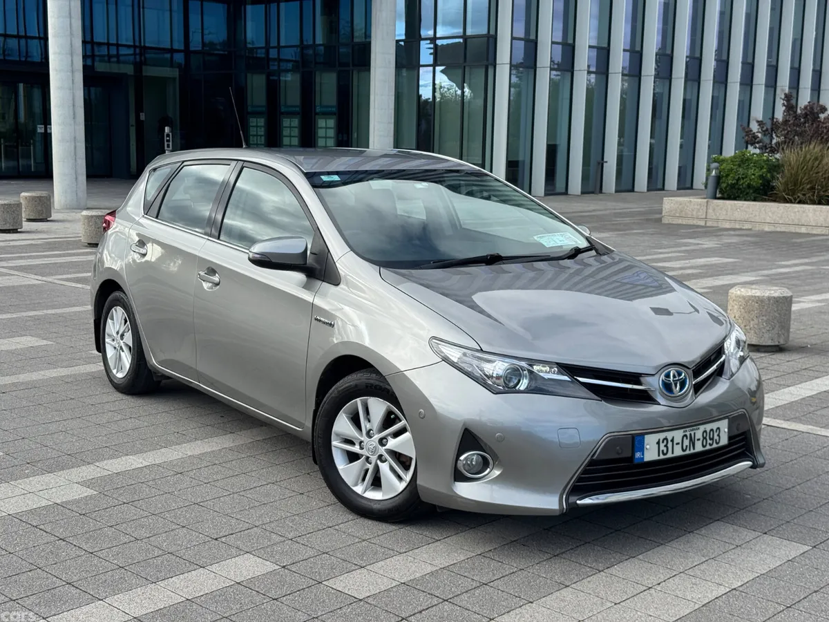 Toyota Auris Hatchback, Petrol Hybrid, 2013, Grey