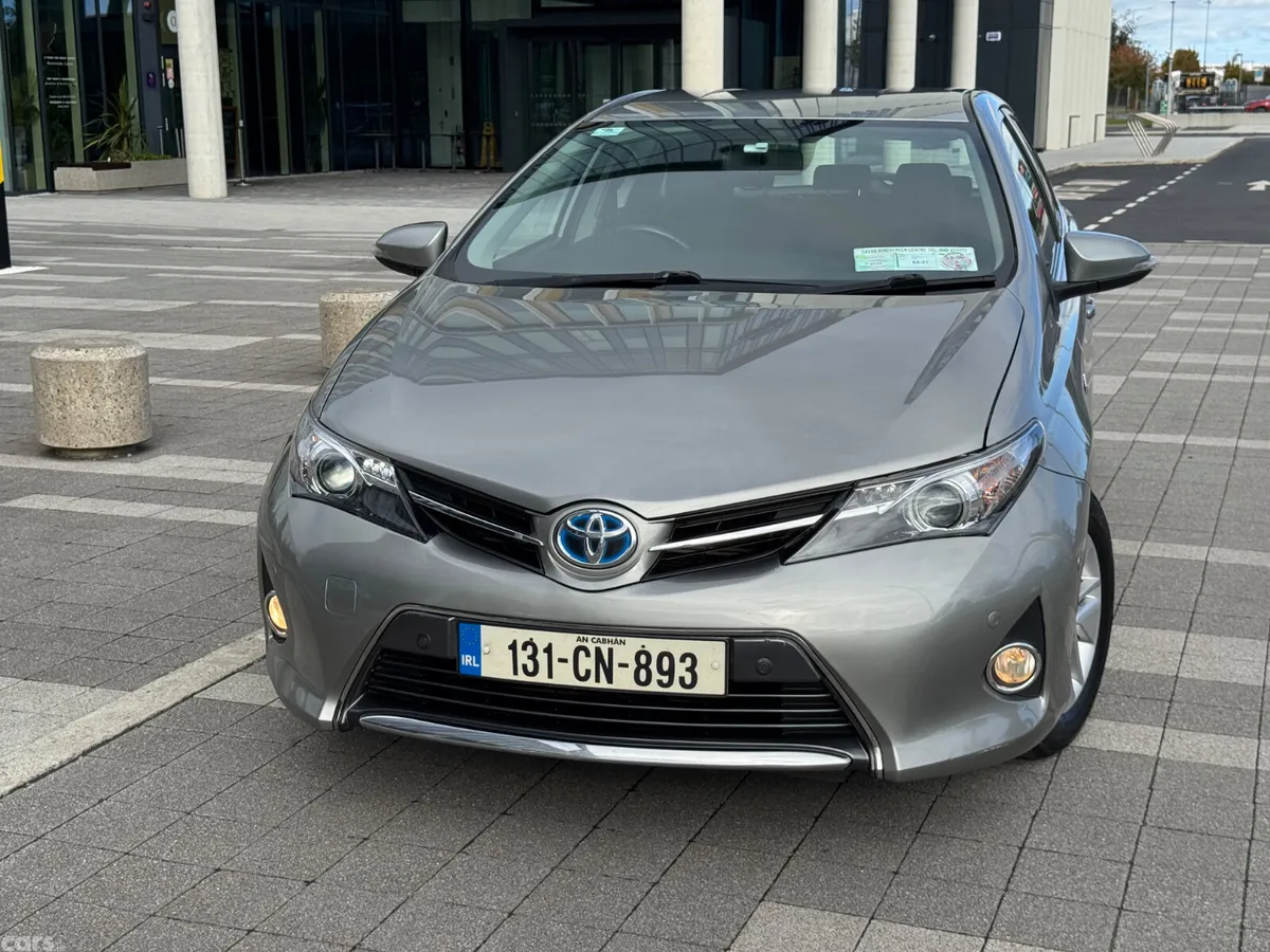 Toyota Auris Hatchback, Petrol Hybrid, 2013, Grey