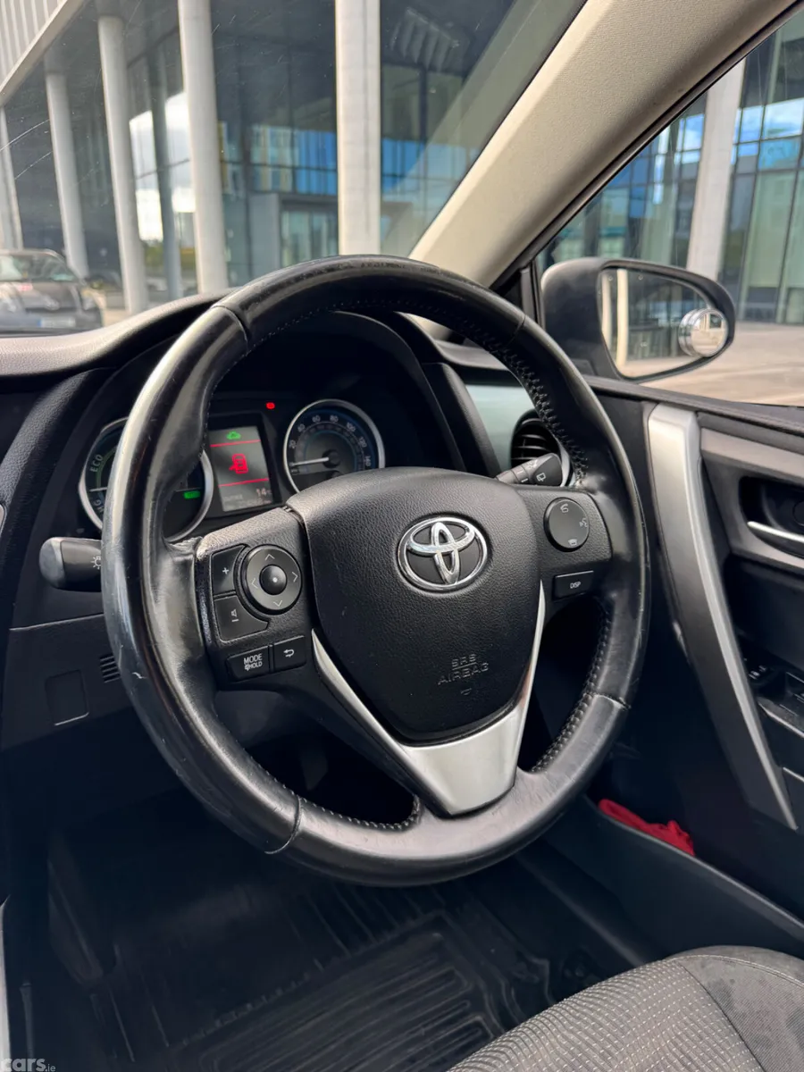 Toyota Auris Hatchback, Petrol Hybrid, 2013, Grey