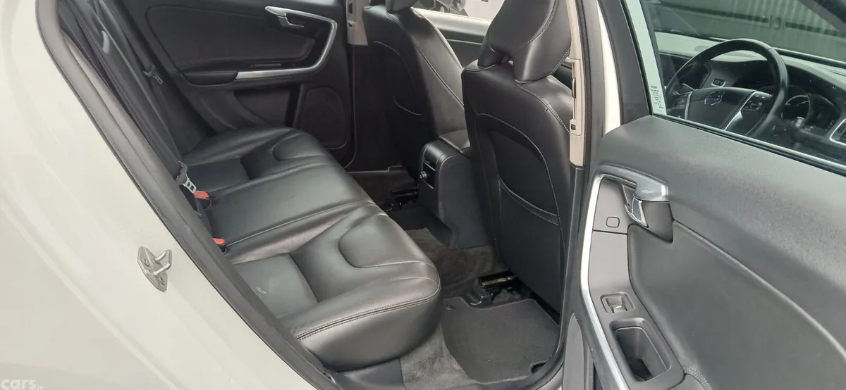 Volvo V60 Estate, Diesel, 2016, White
