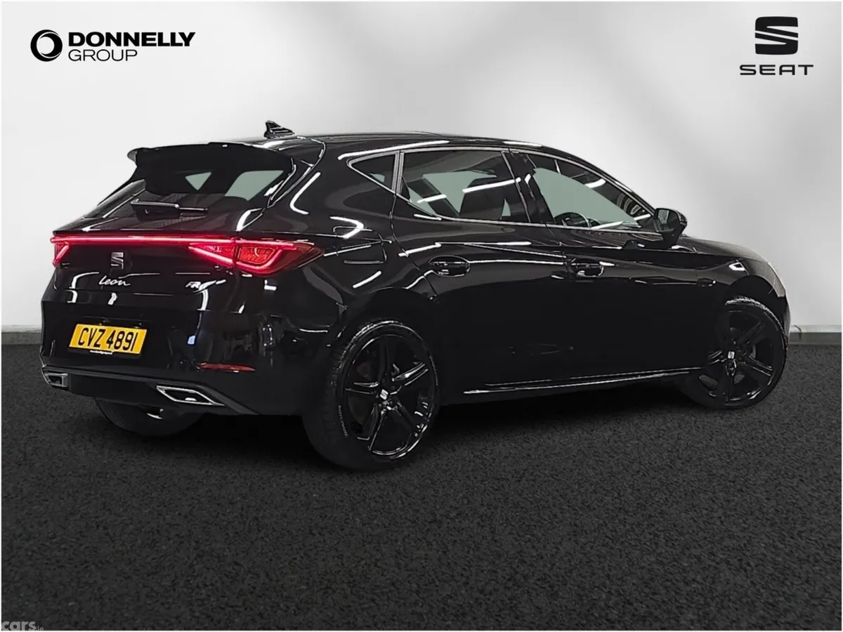 SEAT Leon Hatchback, Petrol, 2026, Black