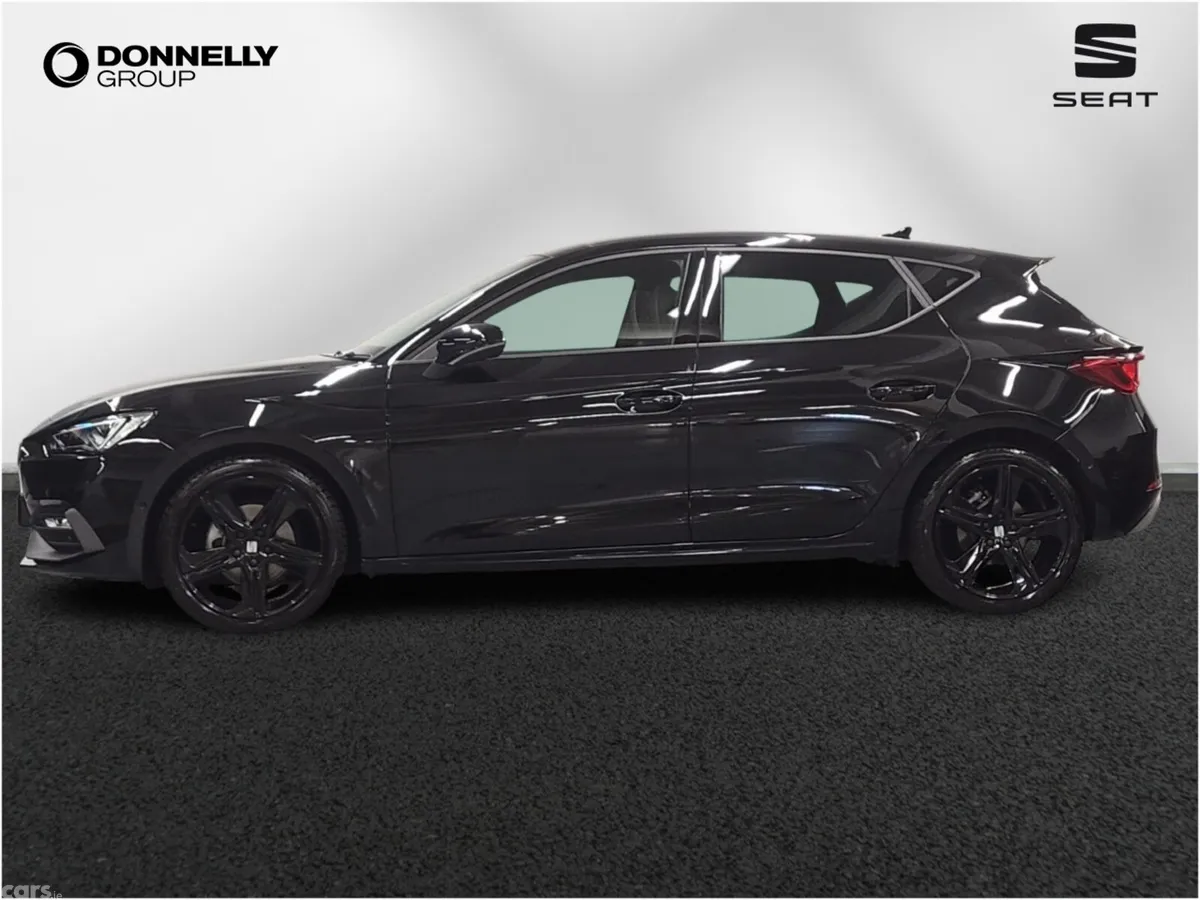 SEAT Leon Hatchback, Petrol, 2026, Black