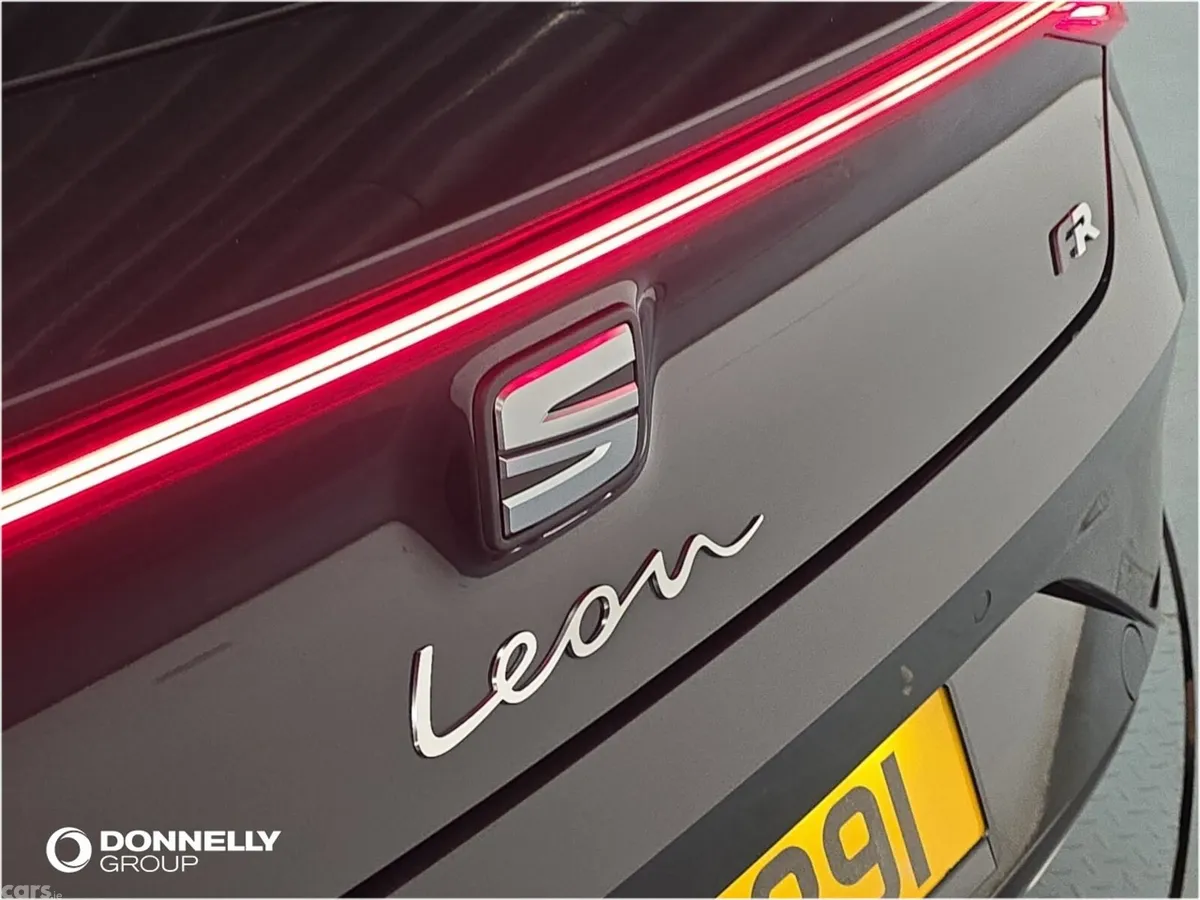 SEAT Leon Hatchback, Petrol, 2026, Black
