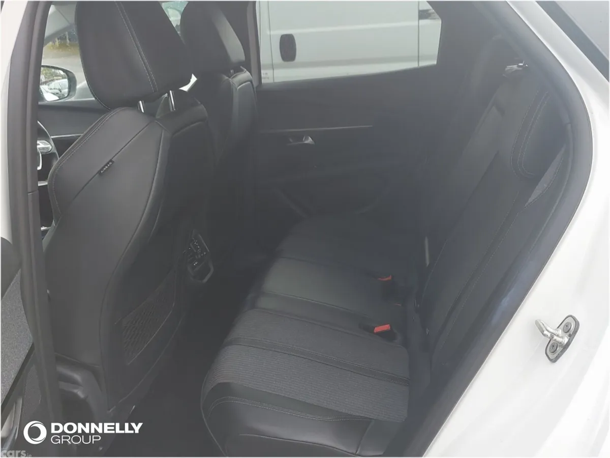 Peugeot 3008 Estate, Petrol, 2021, White