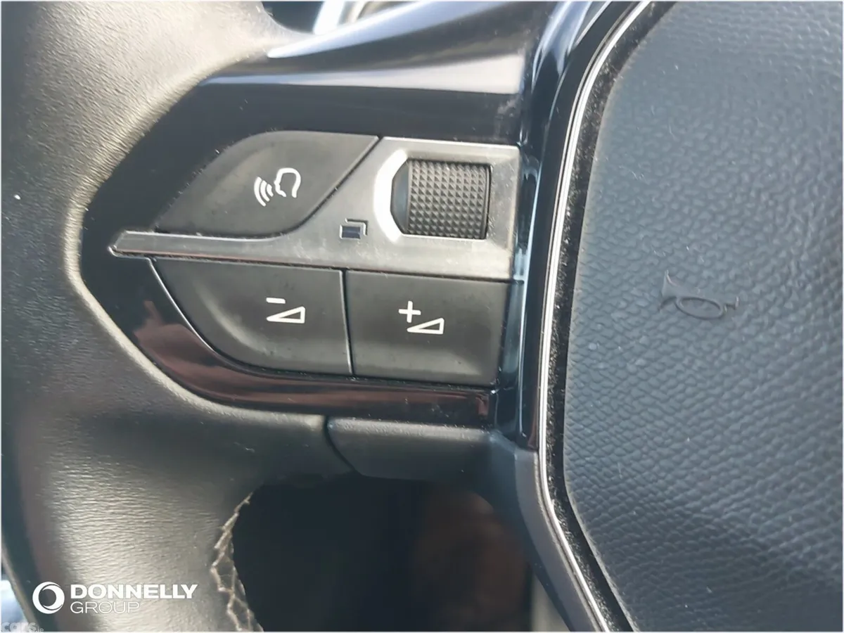 Peugeot 3008 Estate, Petrol, 2021, White