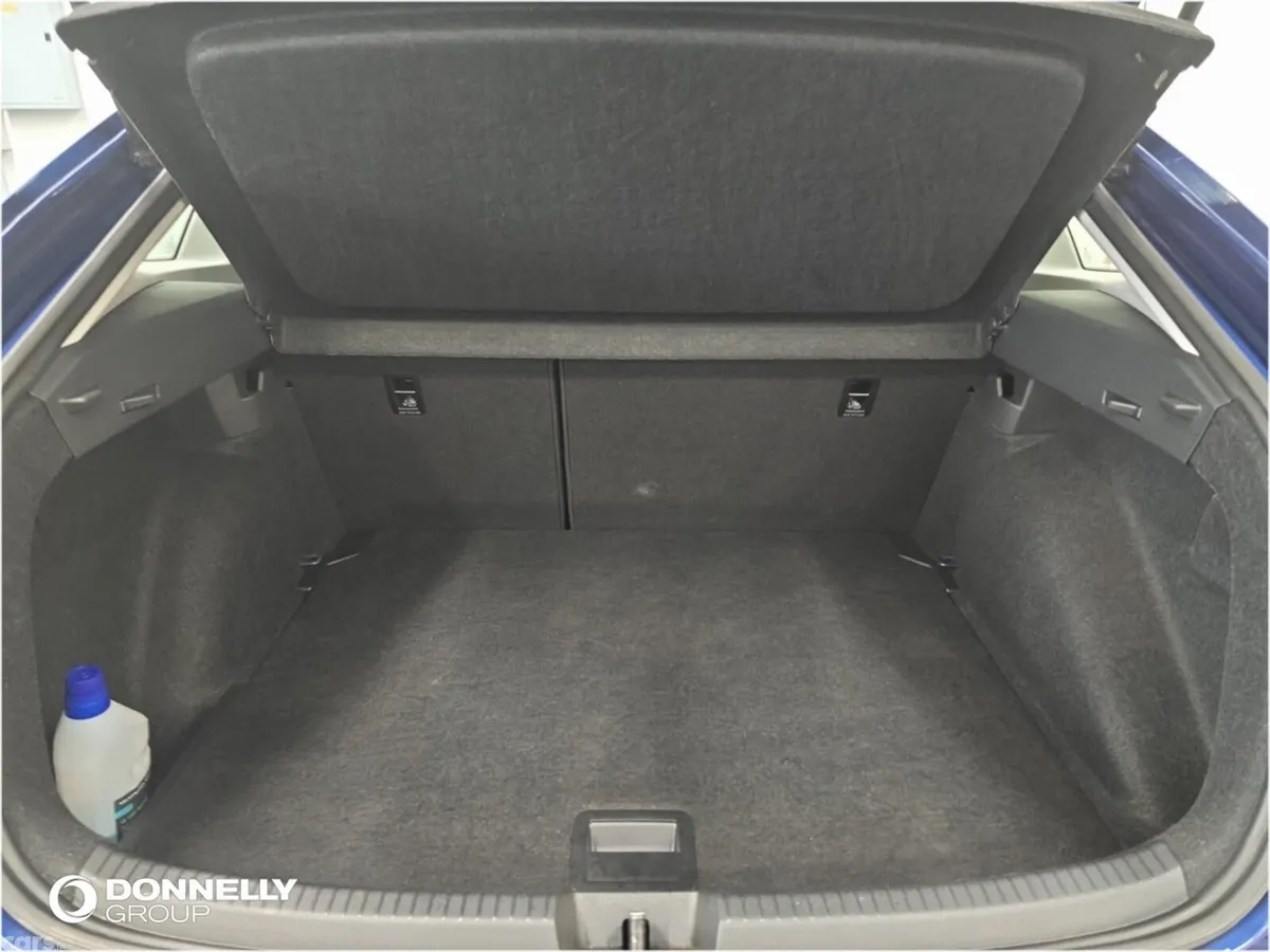 Volkswagen Taigo Hatchback, Petrol, 2023, Blue