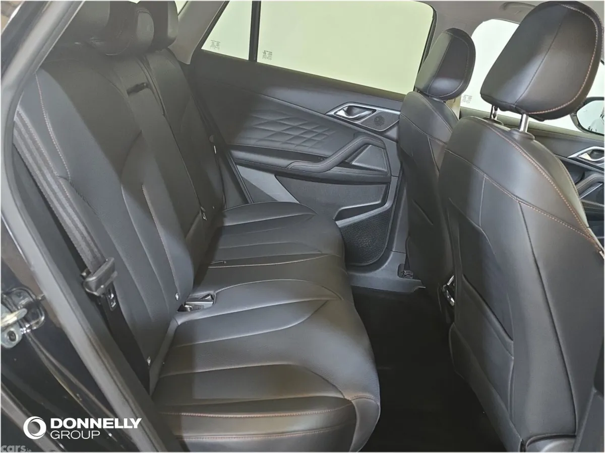 MG HS Hatchback, Petrol, 2025, Black