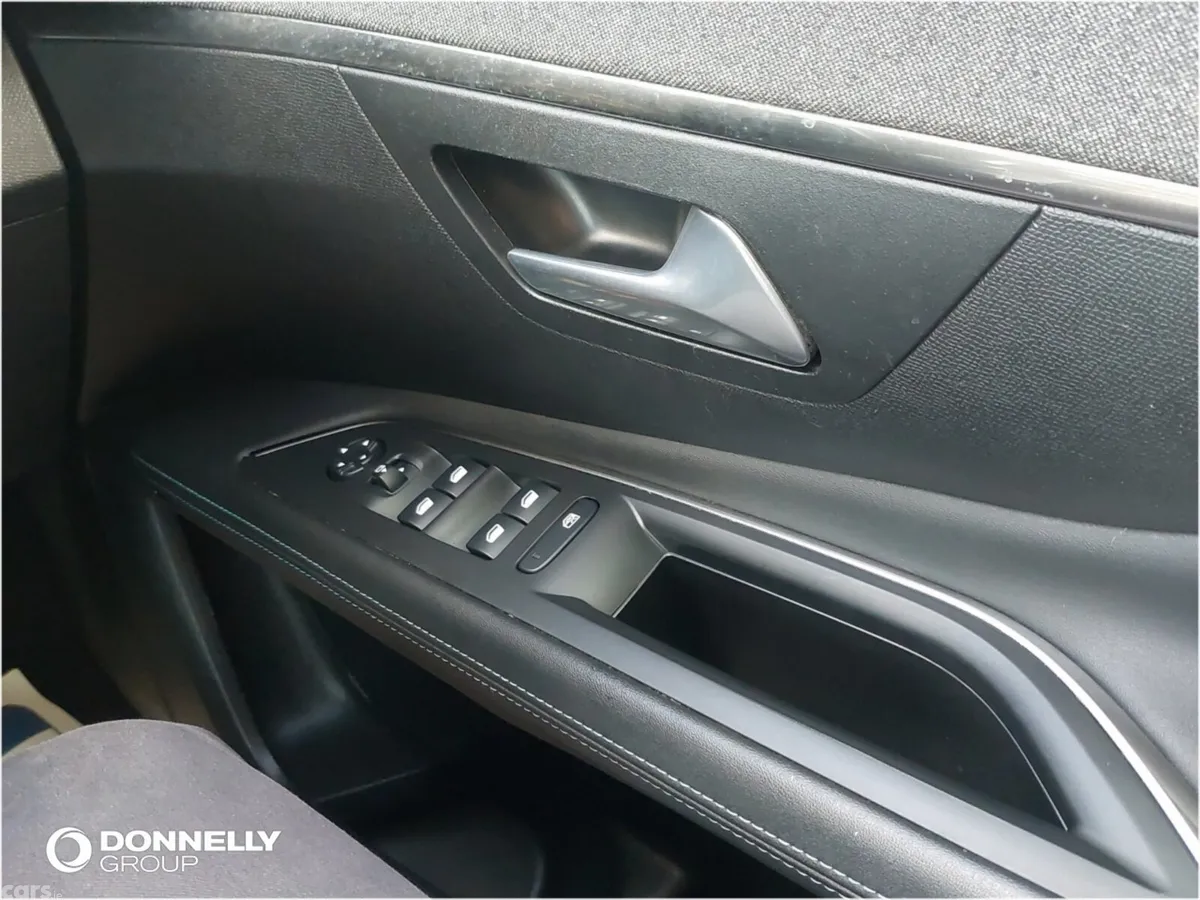 Peugeot 3008 Estate, Petrol, 2021, White