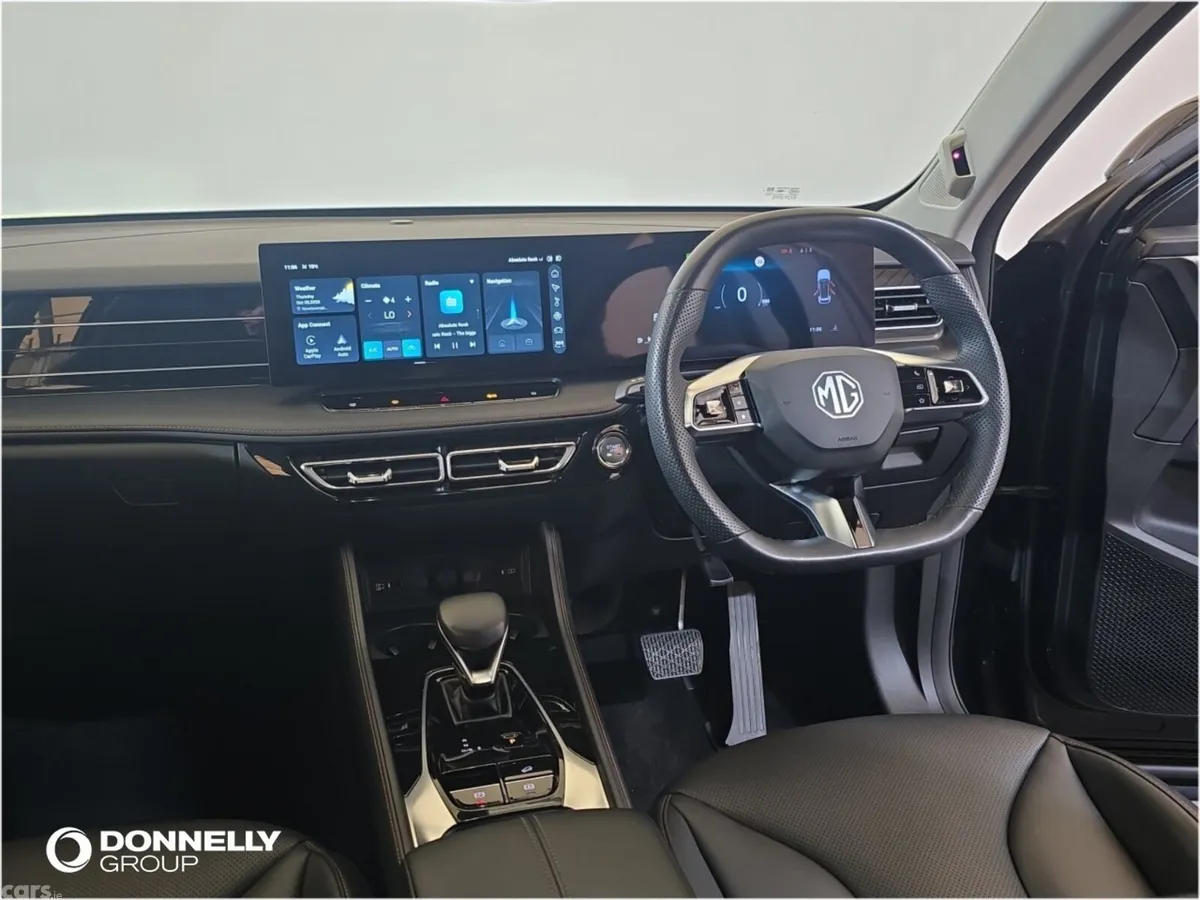MG HS Hatchback, Petrol, 2025, Black