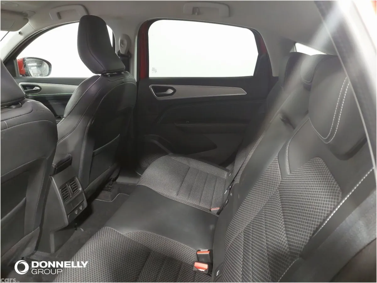 Renault Arkana Estate, Petrol Hybrid, 2022, Red