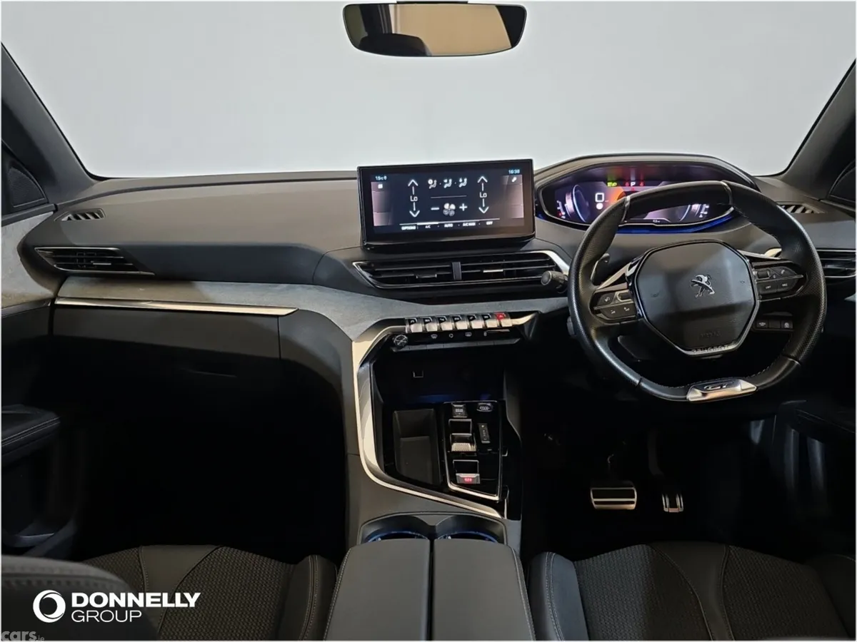 Peugeot 5008 Estate, Petrol, 2023, Black