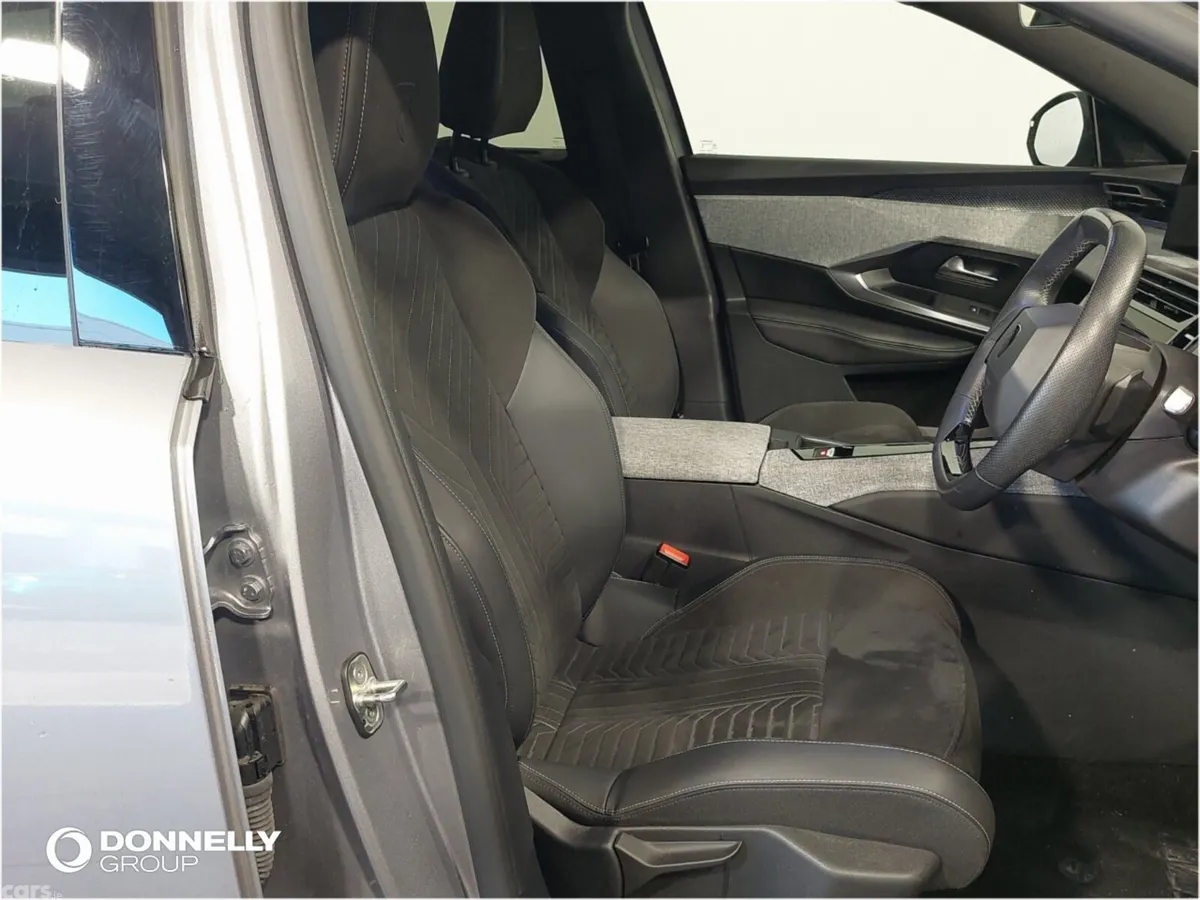 Peugeot 5008 SUV, Electric, 2025, Grey